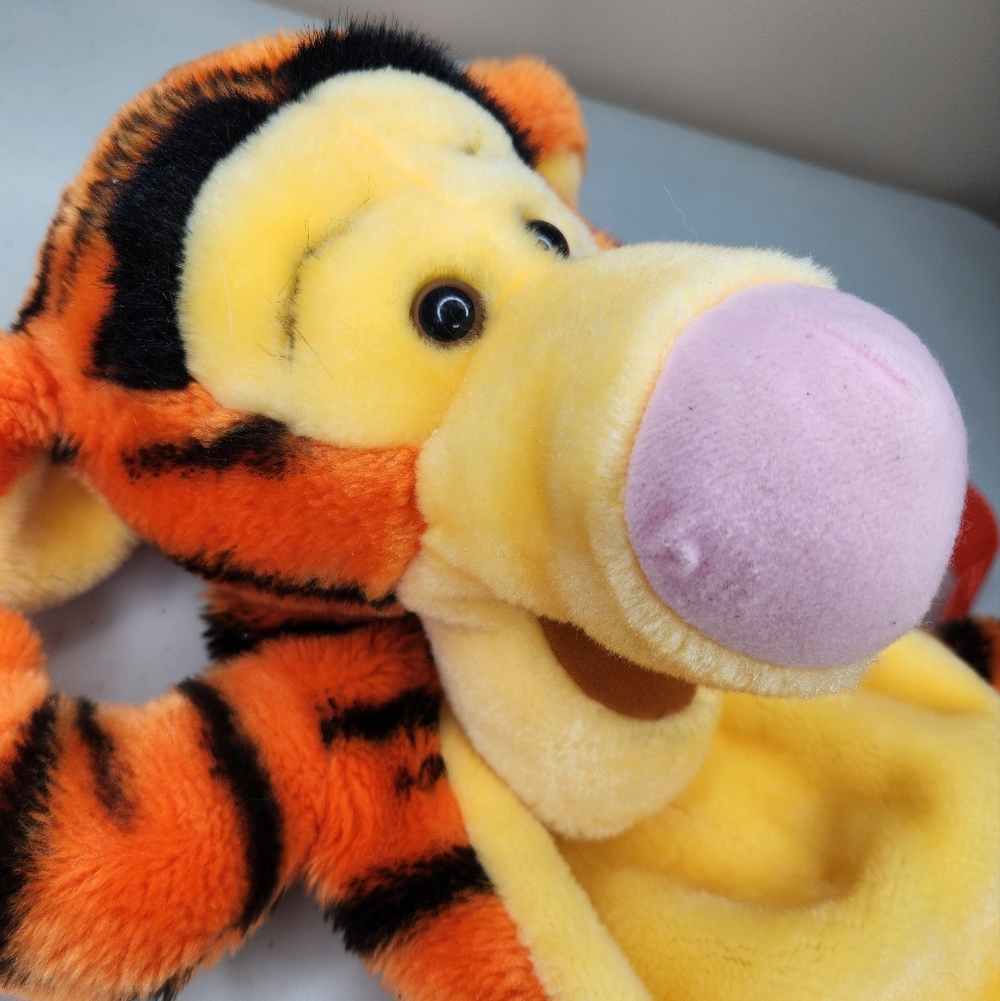 Vintage Tigger Plush Backpack Disney Winnie The Pooh 90s Nostalgia - Picture 3 of 6